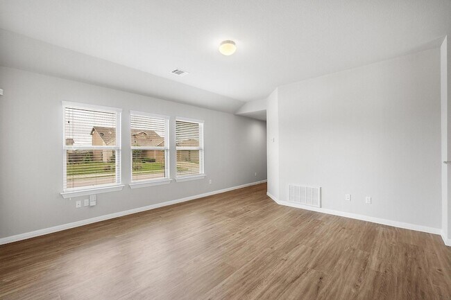 Building Photo - 13024 Tinker St