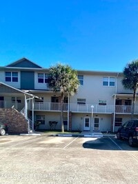 Building Photo - 1600 Woodland Dr