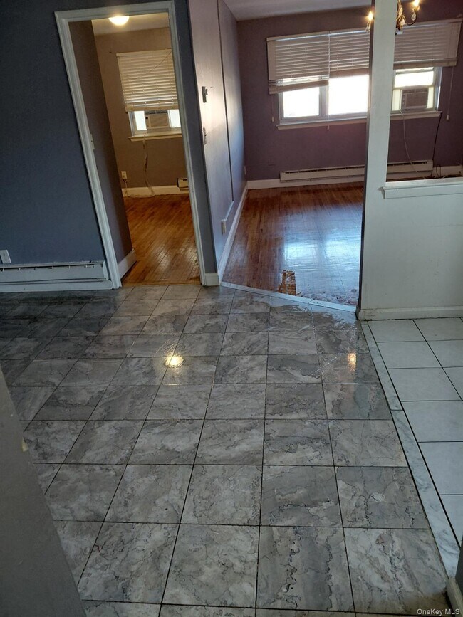 Building Photo - 449 Bolton Ave