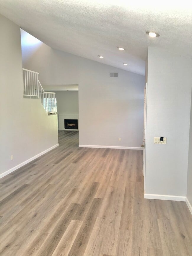 Building Photo - Charming 4-Bedroom, 3-Bath