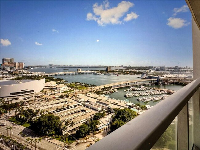 Primary Photo - 244 Biscayne Blvd