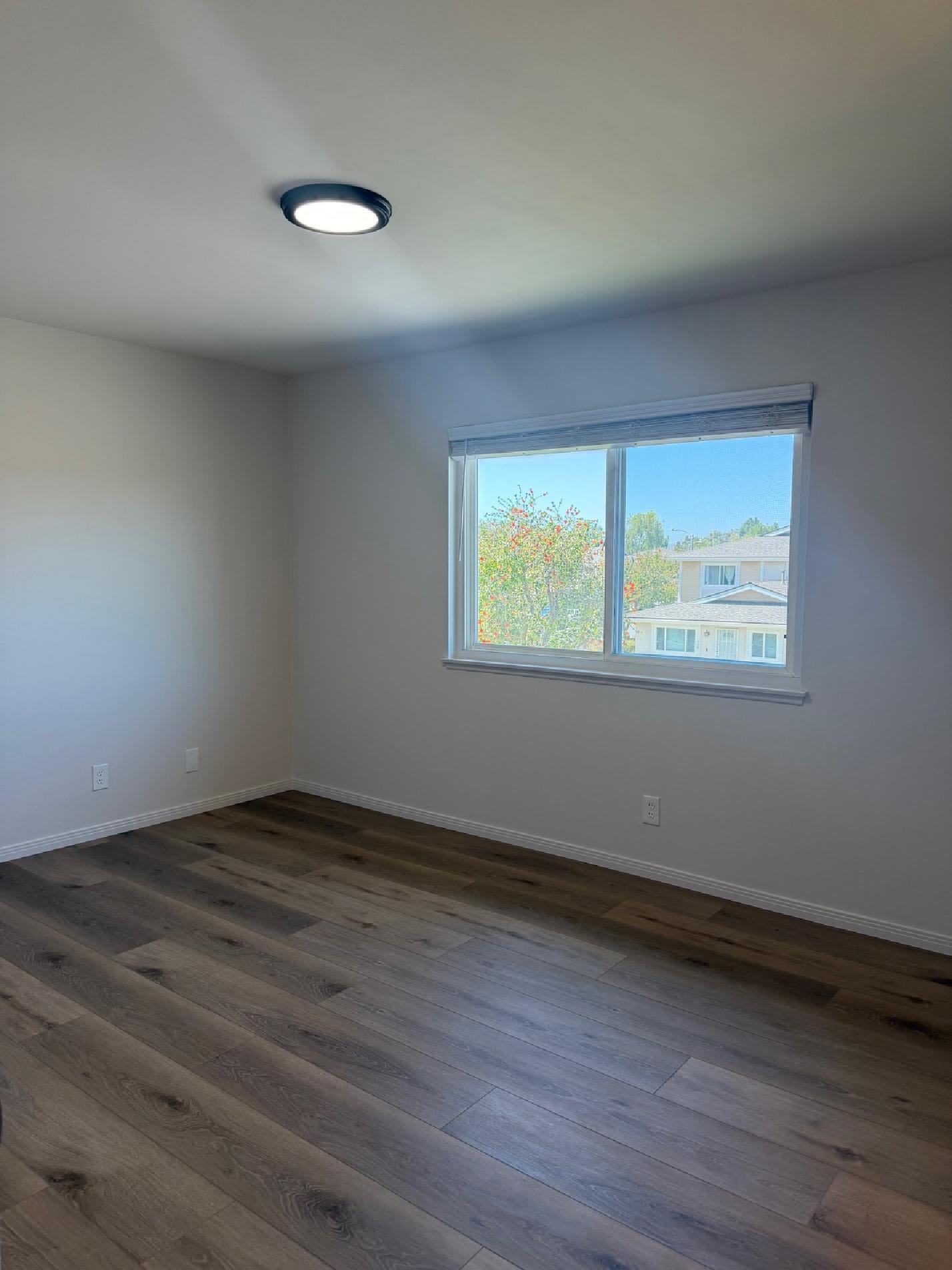 Building Photo - 609 Avenida del Platino