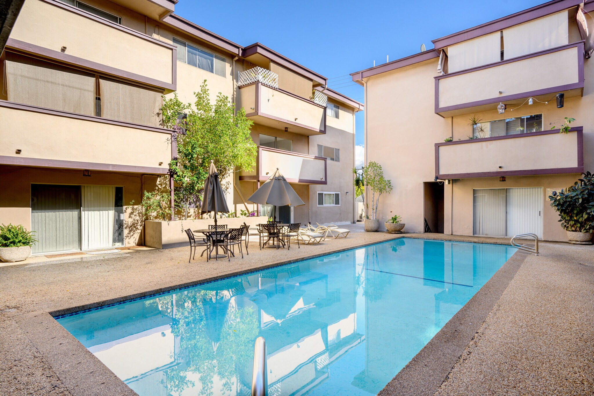 Building Photo - 310 N Jackson St