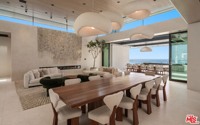 Building Photo - 5012 Carbon Beach Terrace