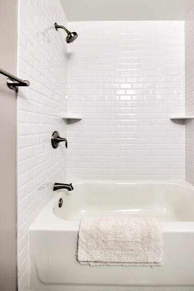 Building Photo - 411 W Conestoga Rd