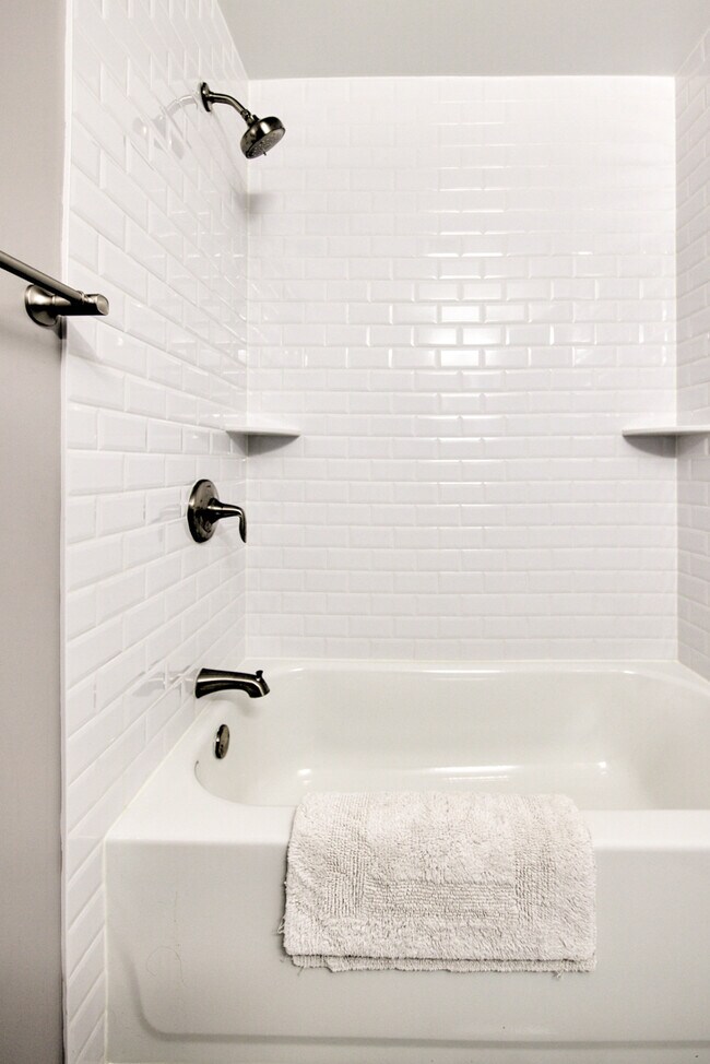 Building Photo - 411 W Conestoga Rd