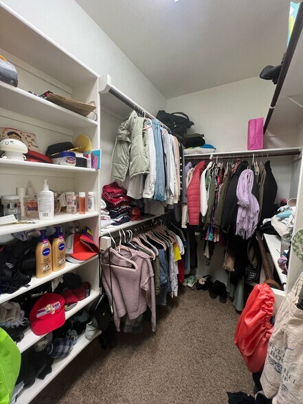 Building Photo - 803 Founders Rd