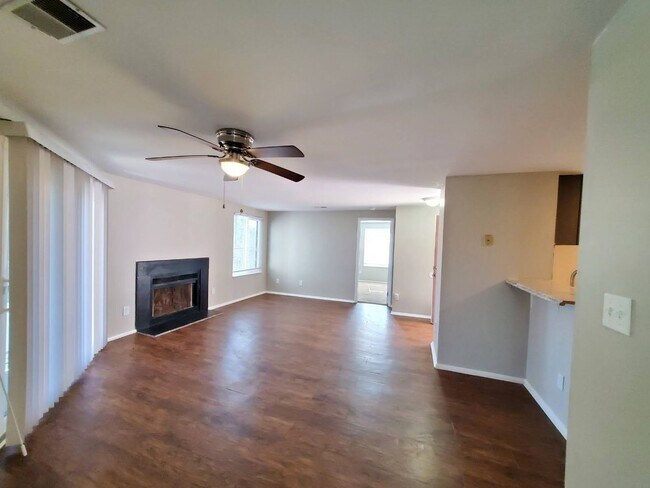 Building Photo - 7516 Pebblestone Dr