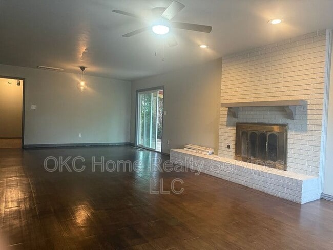 Building Photo - 3604 Willow Springs Dr