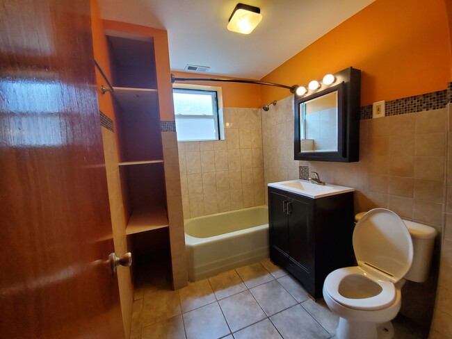 Baño - 4411 S Sacramento Ave