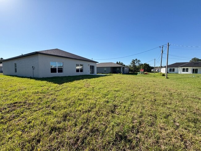 Building Photo - 2810 Felda Ave