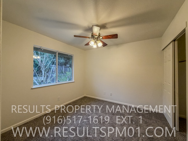 Building Photo - Beautiful Rocklin Light and bright Home!