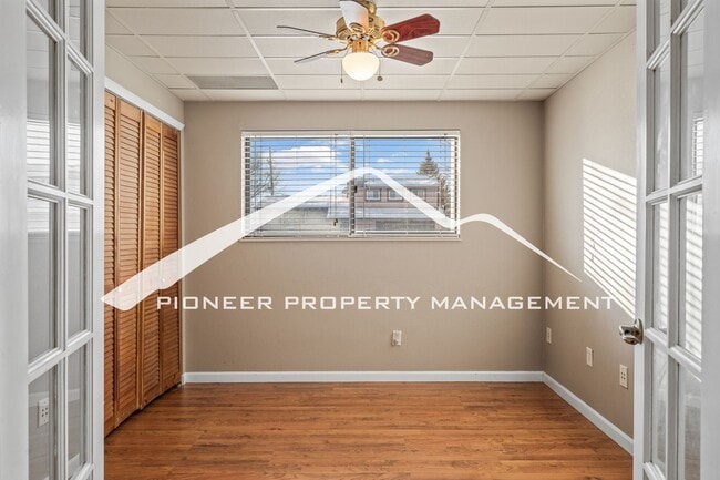 Building Photo - Spacious Split-Level Home in D20 with Mountain Views, 2 Car Garage, Fenced Yard and AC!