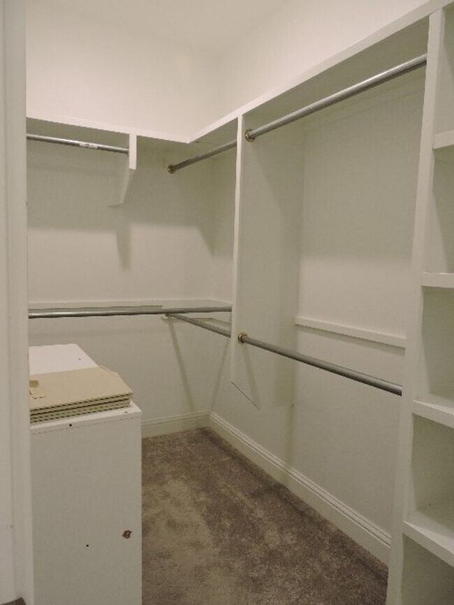 Building Photo - 6 YR old Modern Farmhouse designed 3BR/2BA Plus Office