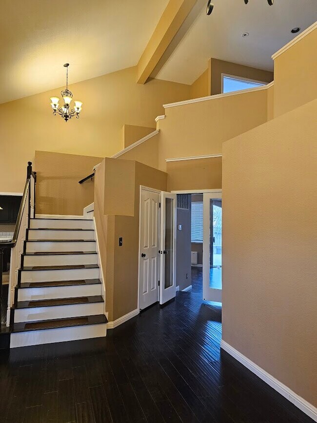 Building Photo - 2431 Pinehurst Ct
