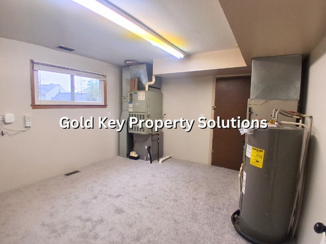 Building Photo - 1902 Rosemont Ave