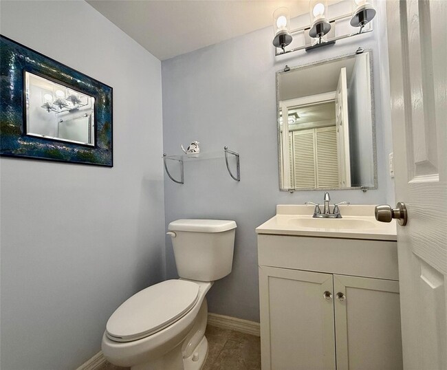 Building Photo - 28 Ventnor Dr