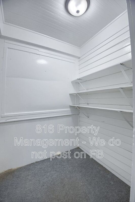 Building Photo - 800 E 33rd St