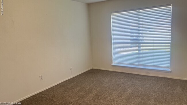 Building Photo - 7221 W Cleburne Rd