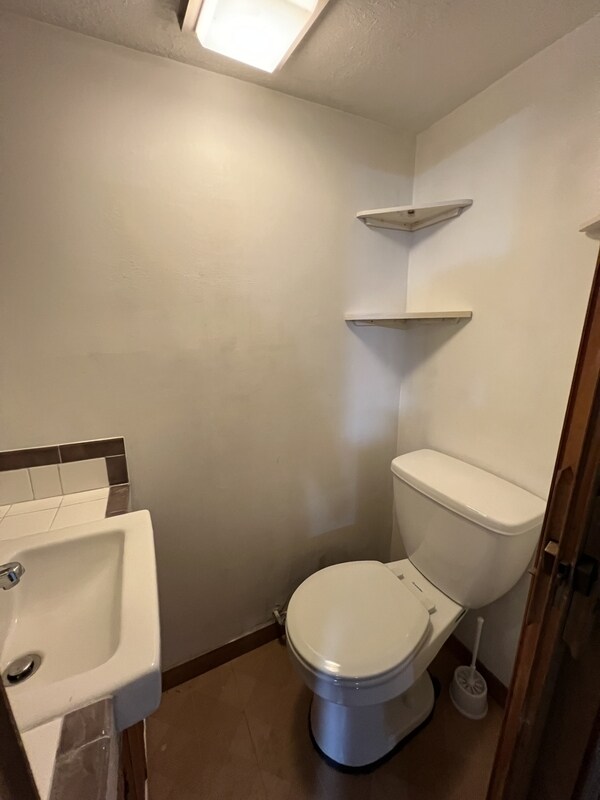 Building Photo - 1345 N 76th St