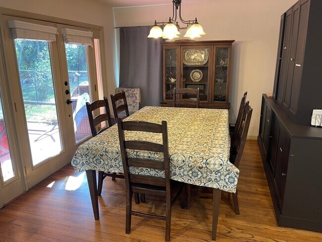 Building Photo - 11303 Greenwillow Dr