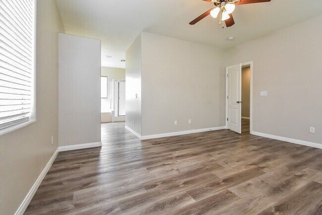 Building Photo - 613 Ryan Peak Ln