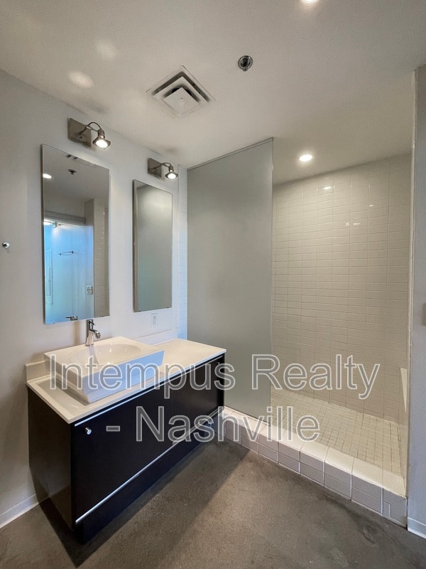 Building Photo - 2115 Yeaman Pl