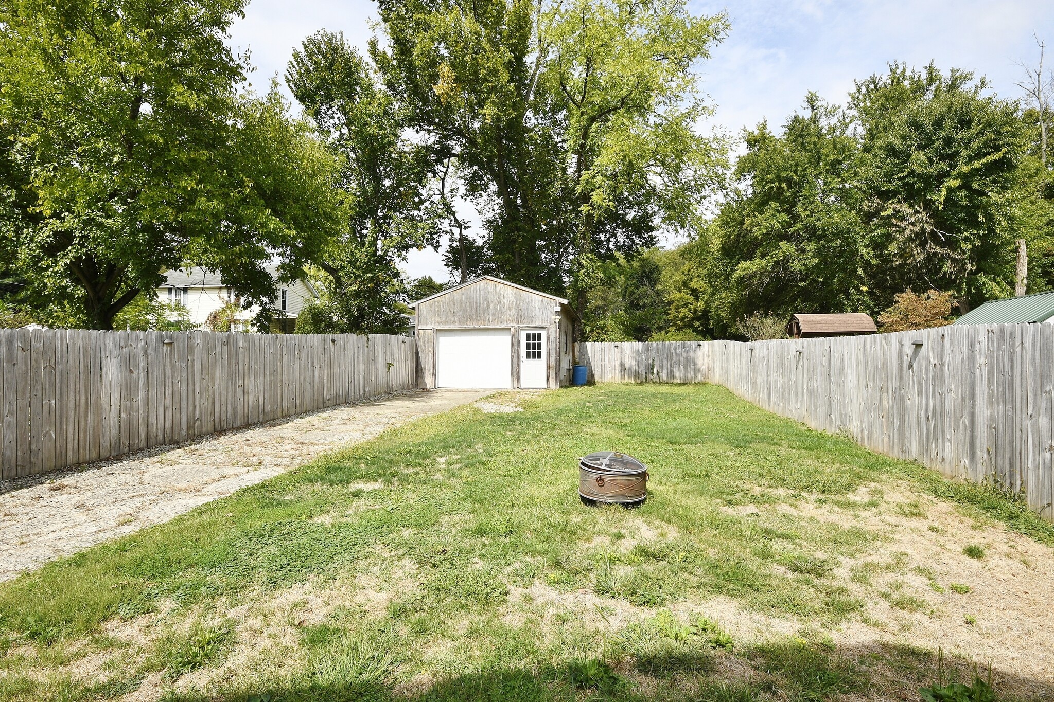 Building Photo - 3701 Finleyville Elrama Rd