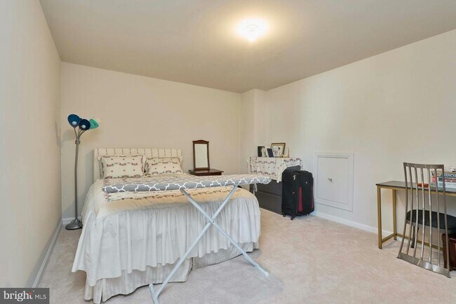 Building Photo - 15563 Blue Lotus Ln