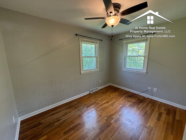 Building Photo - 1304 Bradley Ln