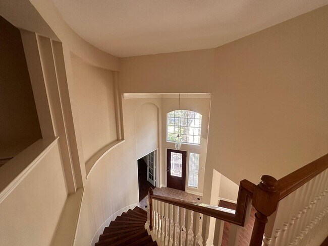 Building Photo - 5819 Brook Bend Dr