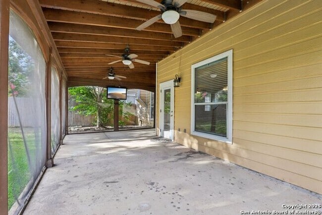 Building Photo - Stunning 4 Bedroom 2.5 Bath home in The Ridge at Lookout Canyon ~ Move in Ready!