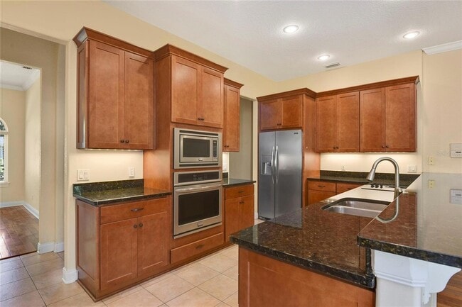 Building Photo - 1879 Sunset Dr