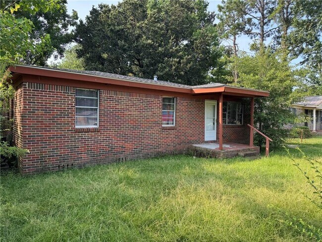 Building Photo - 2805 Harper Ave