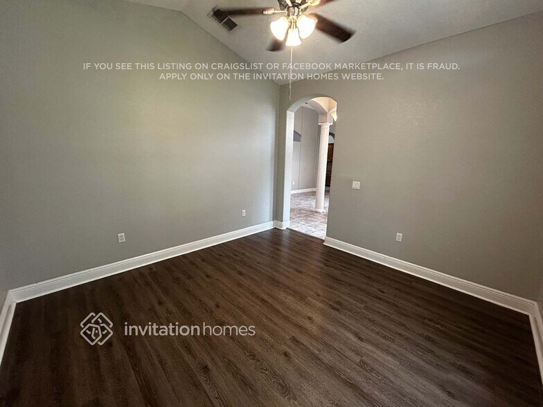 Building Photo - 2909 Dunhill Cir