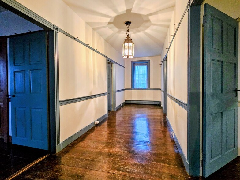 Building Photo - 105 S Windy Mansion Rd