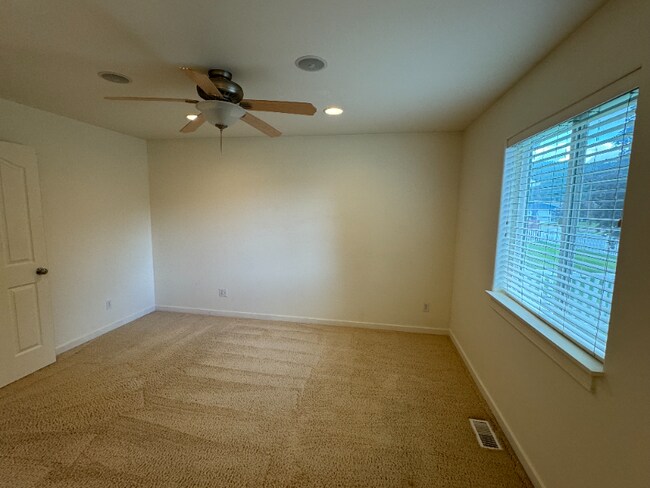 Building Photo - 2212 Pintail Ct