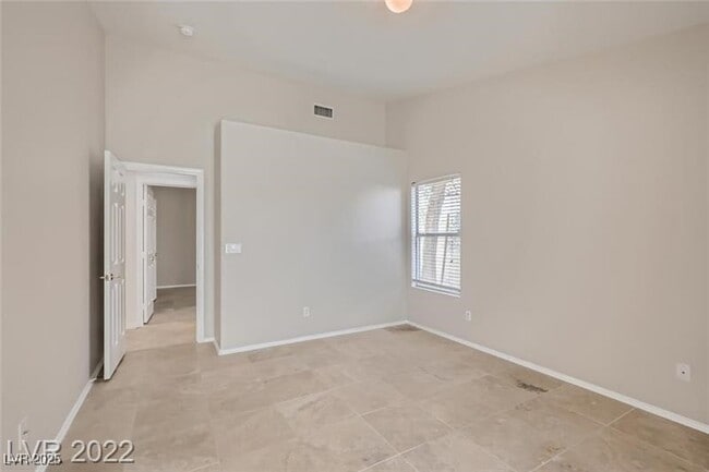 Building Photo - 1850 Swallow Hill Ave