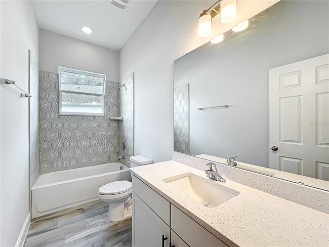 Building Photo - 345 Bahia Cir