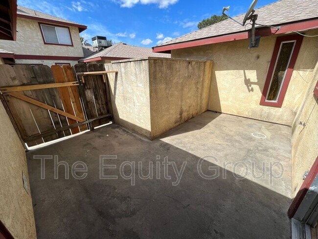 Building Photo - 838 N Williford Dr