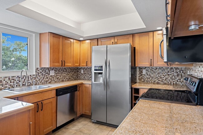 Building Photo - 5430 Linda Vista Rd