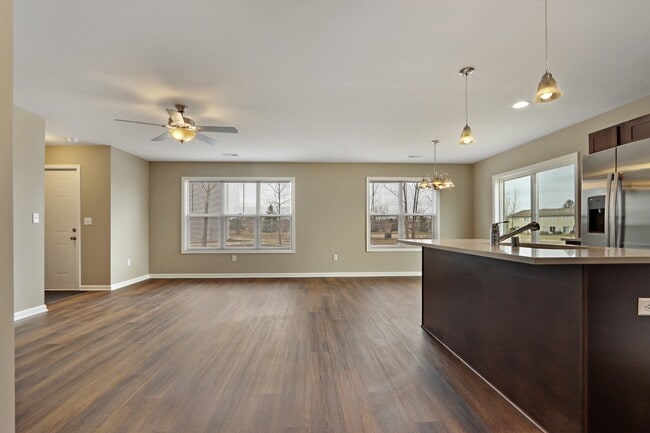 Building Photo - 336 Cattail Ct