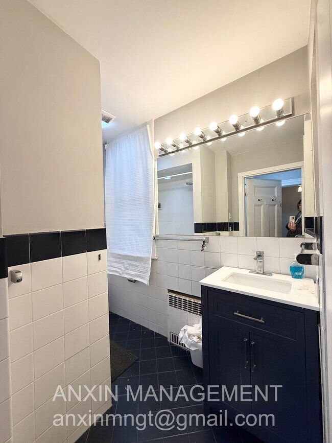 Building Photo - 71 Gardner St