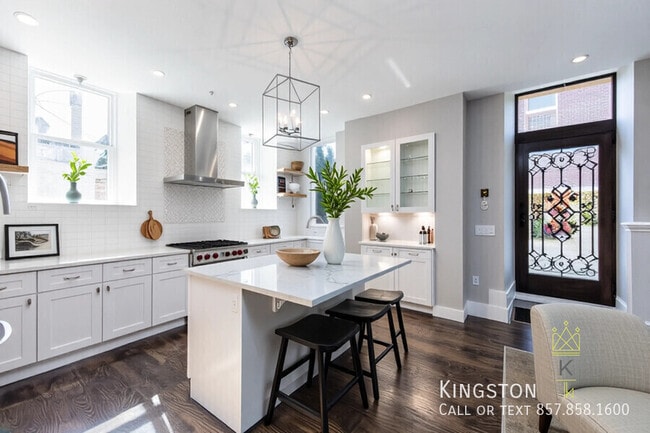 Building Photo - 80 Regent St