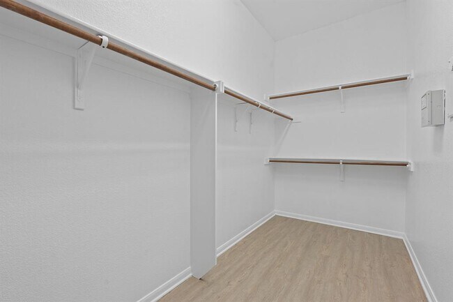 Building Photo - 521 Manchester Ln