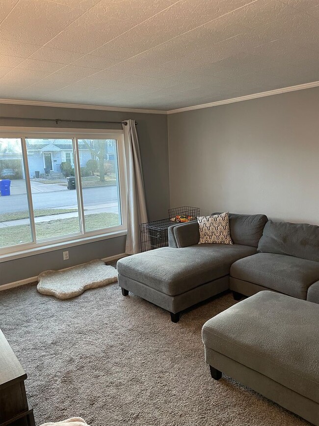 Building Photo - "Discover Your Ideal Home: Charming 3-Bedroom Residence in the Heart of Appleton, WI!"