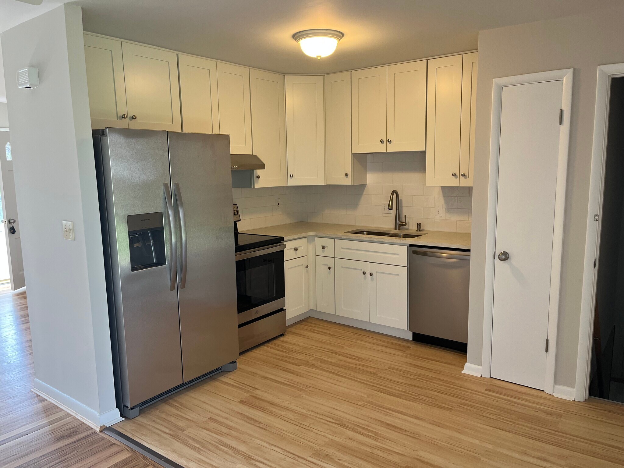 Building Photo - 1818 W Loveland Ave