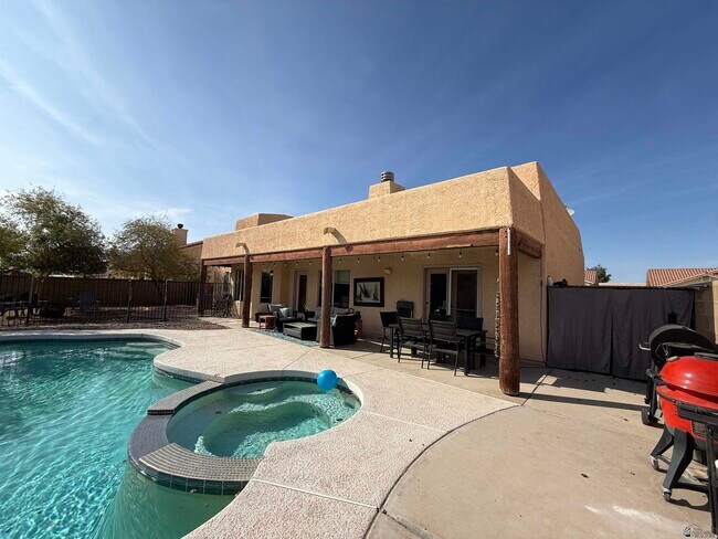 Building Photo - 10745 E 38th Ln