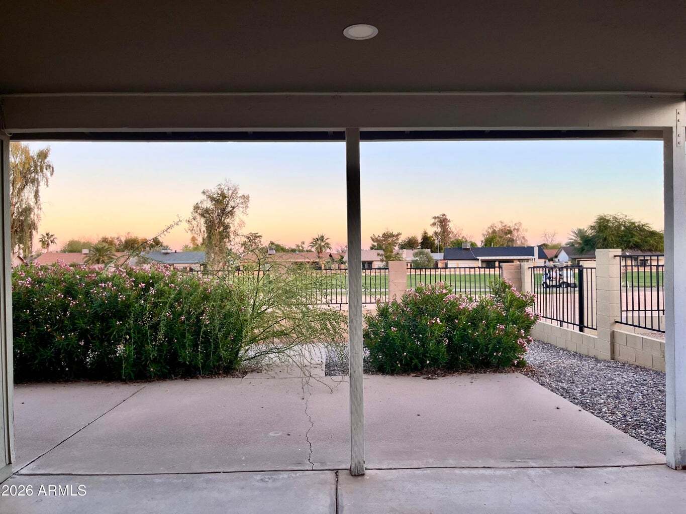 Family room overlooking the 16th hole - 11625 S Mohave St