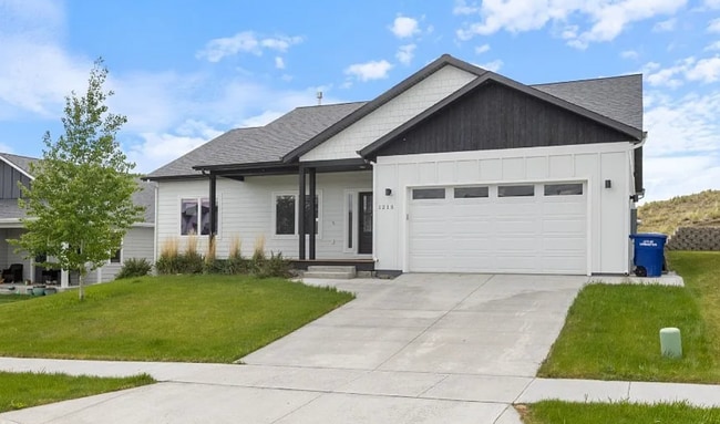 Building Photo - 3 Bedroom 2 Bath in Livingston!